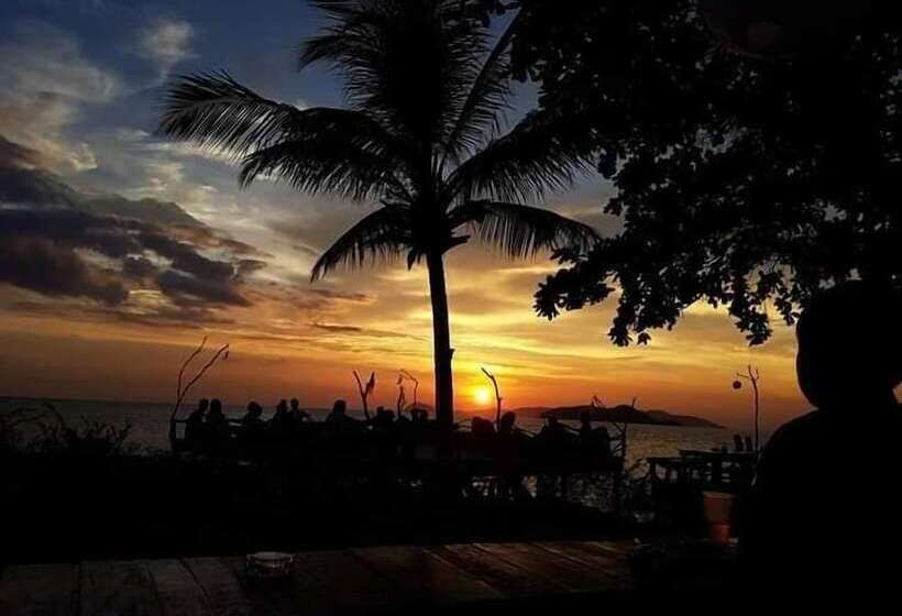 Отель Banana Sunset Bar & Bungalows