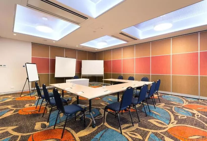 Calamvale Hotel Suites And Conference Centre