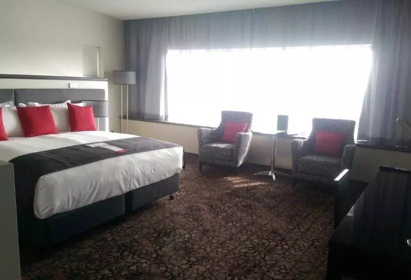 Calamvale Hotel Suites And Conference Centre