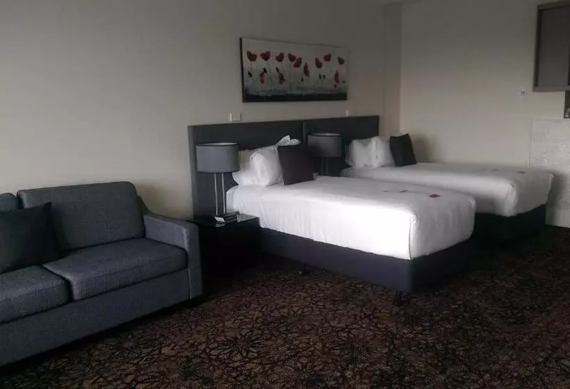 Calamvale Hotel Suites And Conference Centre