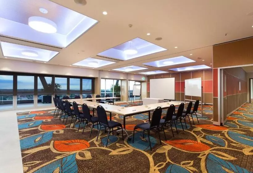 Calamvale Hotel Suites And Conference Centre