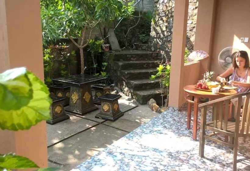 Hotelli Rumah Wayans Lipah