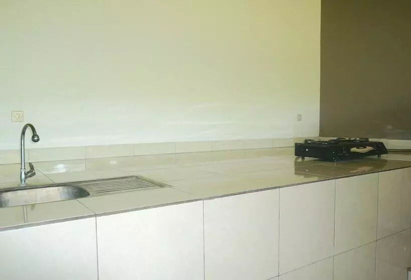 Hotelli Rumah Wayans Lipah
