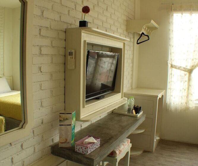 Отель Summerbird Bed And Brasserie