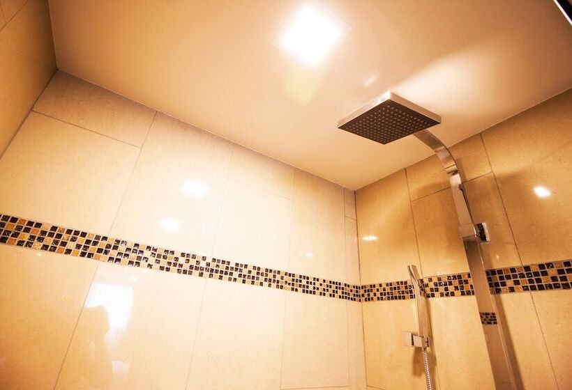 Laguna Bay 2 By Psr Asia