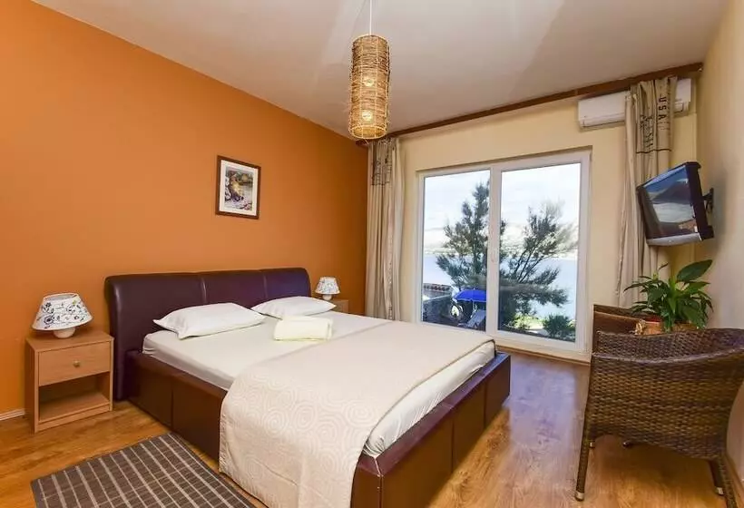 پانسیون Boutique Villa Revelin