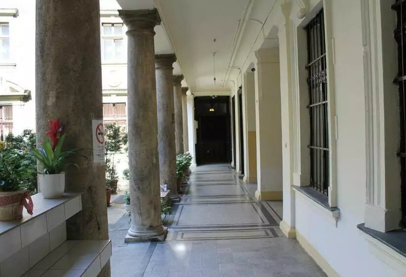 پانسیون Omega Guesthouse Budapest