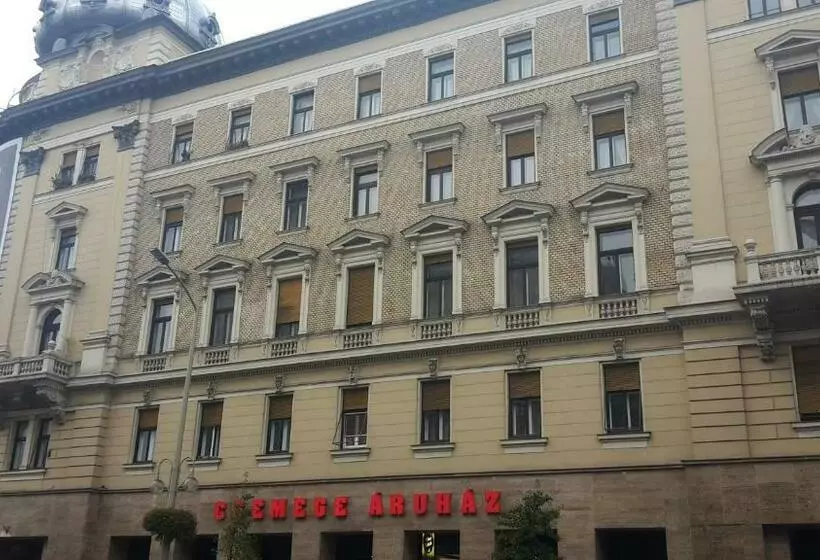 پانسیون Omega Guesthouse Budapest