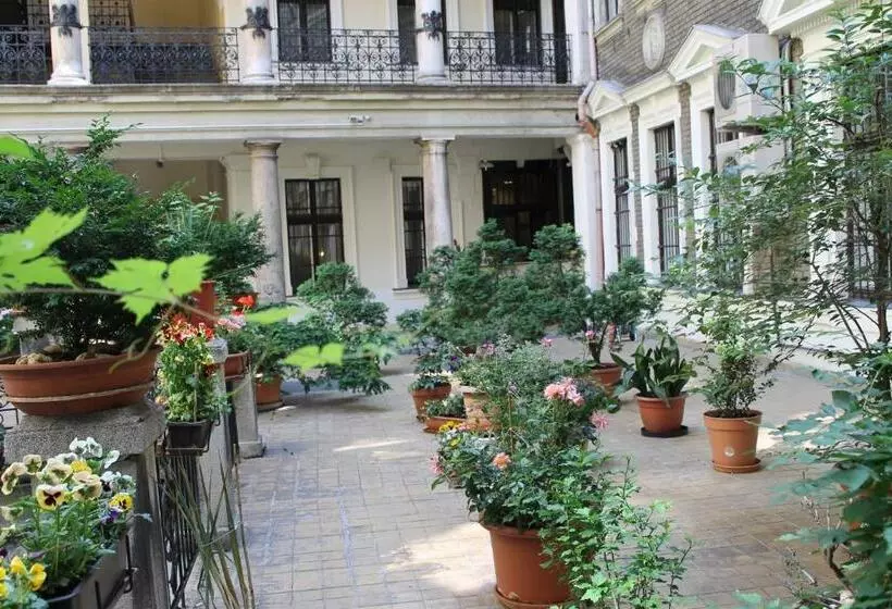 پانسیون Omega Guesthouse Budapest