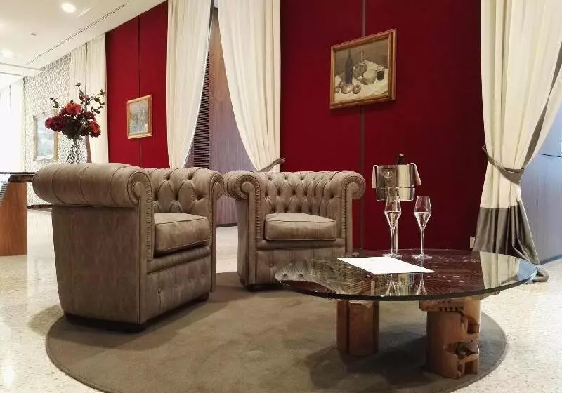 Majatalo Villa Lario Resort Mandello