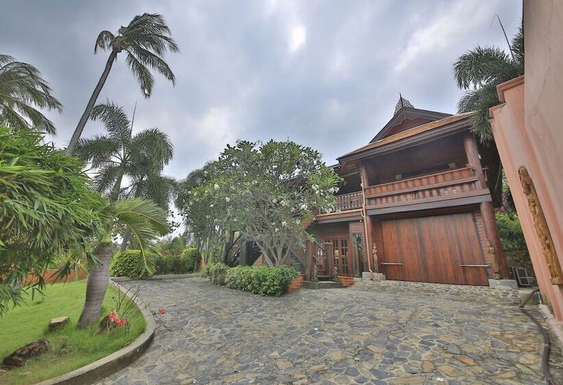 Presidential Thai Villa