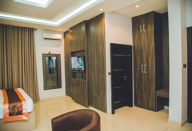 Entrust Hotel And Suites