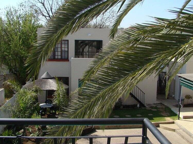 Bed & Breakfast Louhallas Accommodation