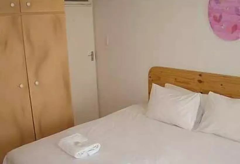 ベッドアンドブレックファースト Louhallas Accommodation
