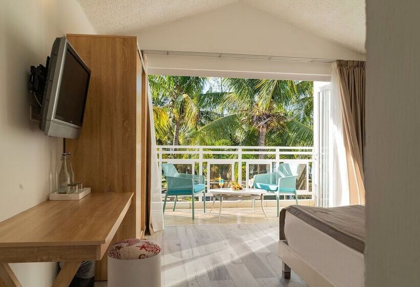 Coral Azur Beach Resort