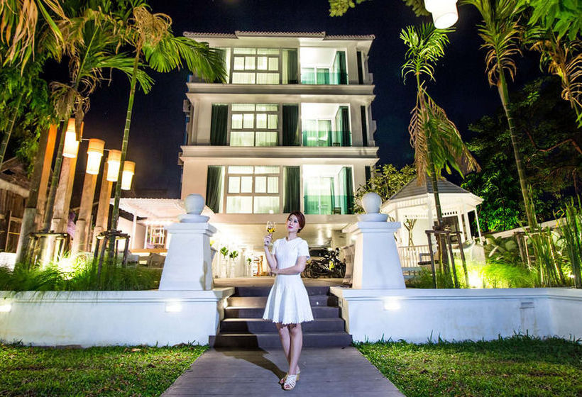 בית מלון כפרי B2 Riverside Colonial