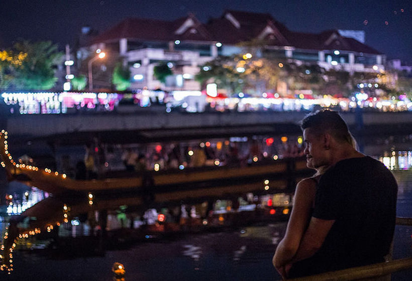 בית מלון כפרי B2 Riverside Colonial