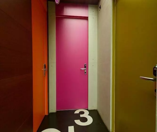 هتل Boutique Rooms