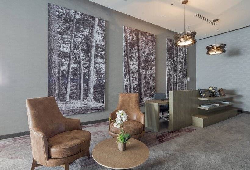 هتل Courtyard by Marriott Chihuahua