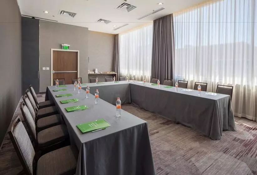 هتل Courtyard by Marriott Chihuahua