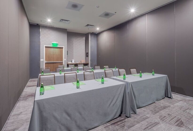 هتل Courtyard by Marriott Chihuahua