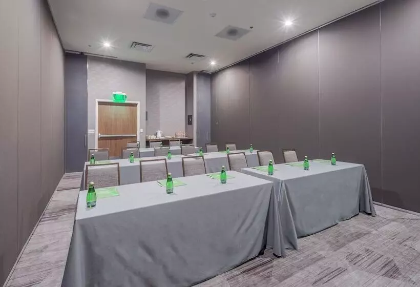 هتل Courtyard by Marriott Chihuahua