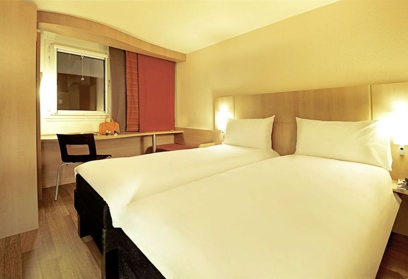 בית מלון כפרי Ibis Lyon Est Chaponnay