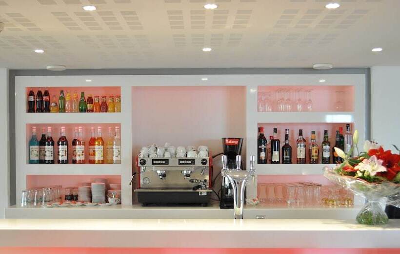 בית מלון כפרי Ibis Lyon Est Chaponnay