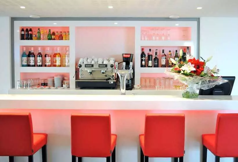 Hotelli Ibis Lyon Est Chaponnay