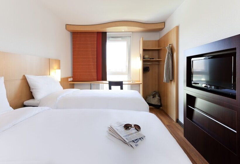 בית מלון כפרי Ibis Lyon Est Chaponnay