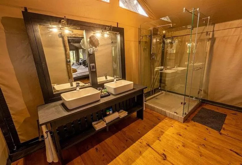 هتل Mogotlho Safari Lodge