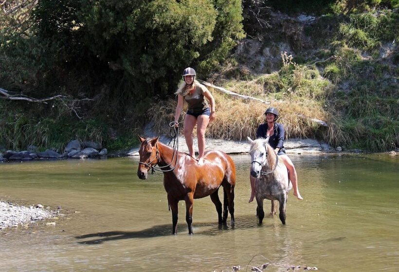 בית מלון כפרי River Valley Lodge