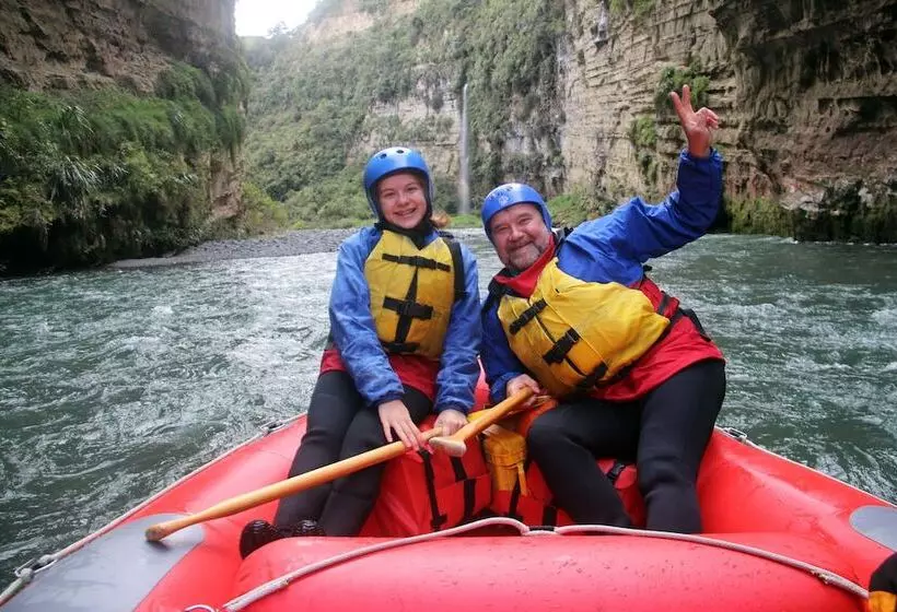 Hotelli River Valley Lodge