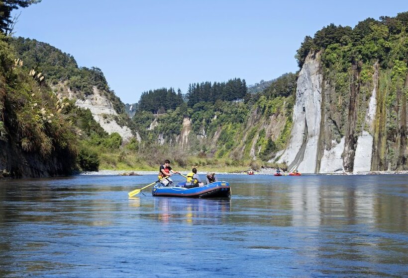 בית מלון כפרי River Valley Lodge