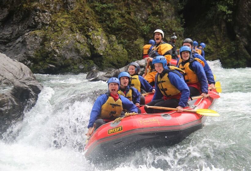 בית מלון כפרי River Valley Lodge