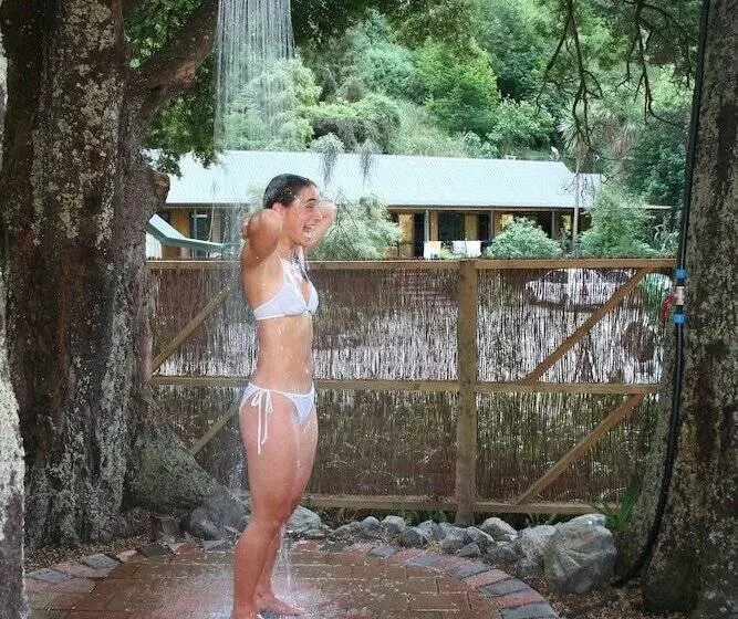 Hotelli River Valley Lodge