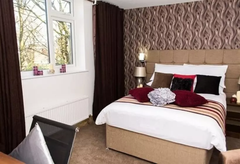هتل Trivelles Mayfair,stockport