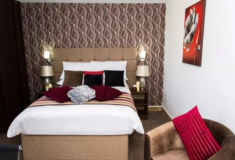 هتل Trivelles Mayfair,stockport