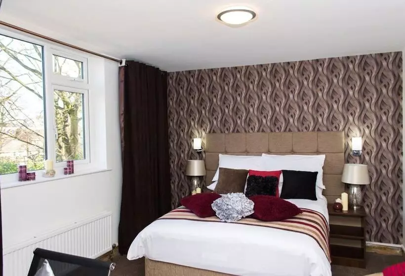 هتل Trivelles Mayfair,stockport