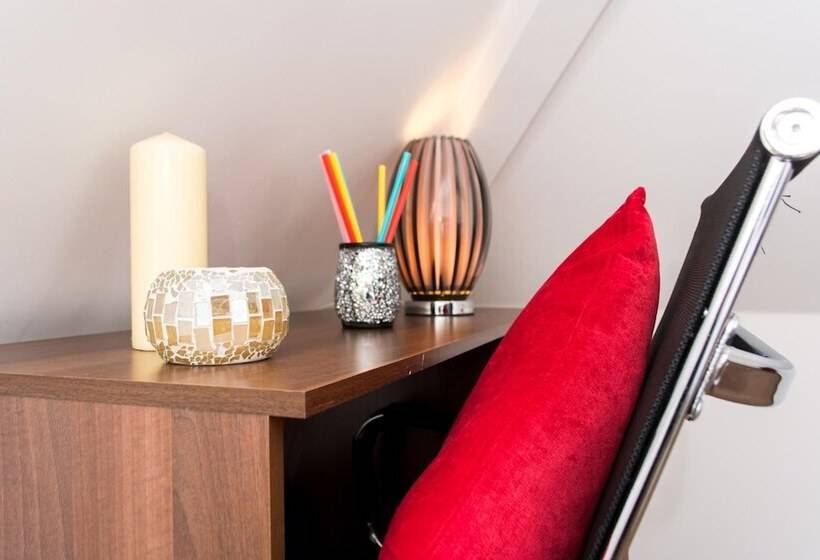 فندق Trivelles Mayfair,stockport