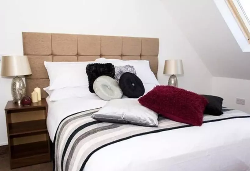 هتل Trivelles Mayfair,stockport