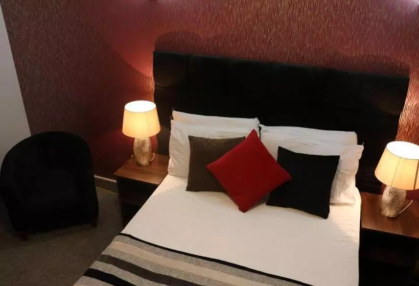 هتل Trivelles Mayfair,stockport