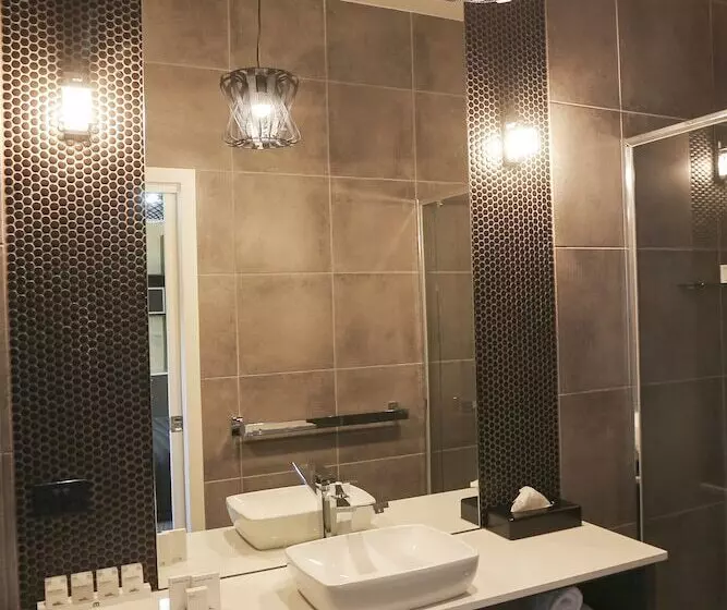 Indulge Apartments Cbd