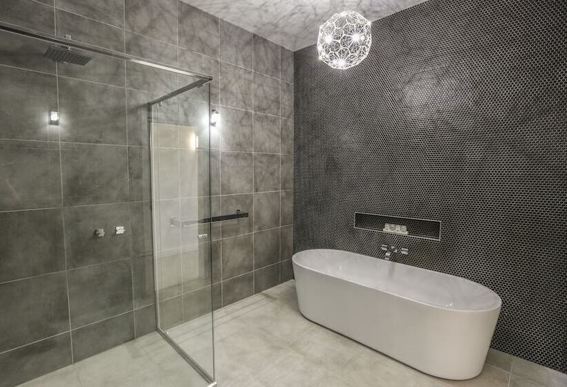 Indulge Apartments Cbd