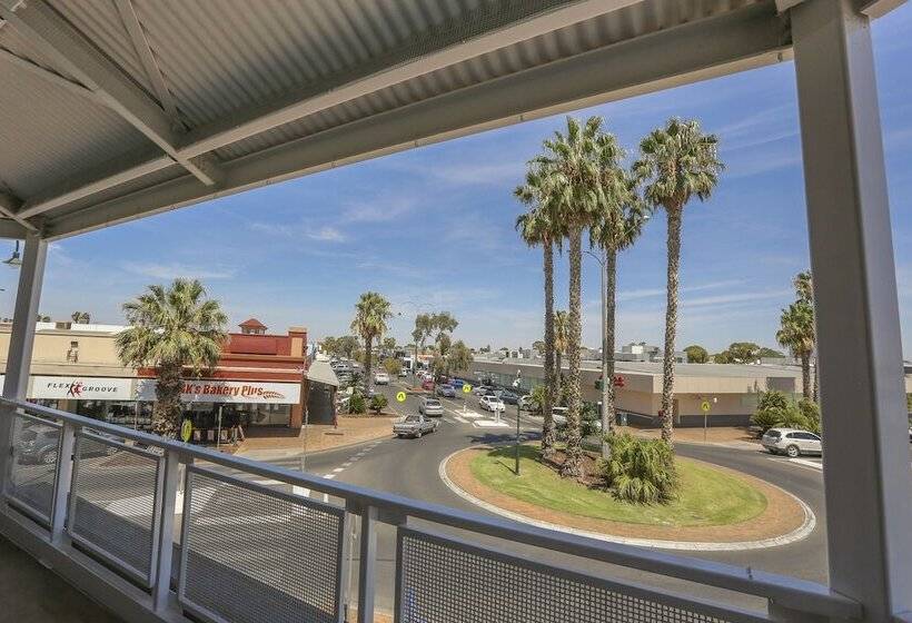 Indulge Apartments Cbd