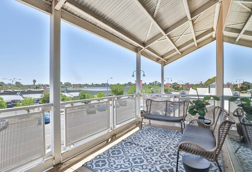 Indulge Apartments Cbd