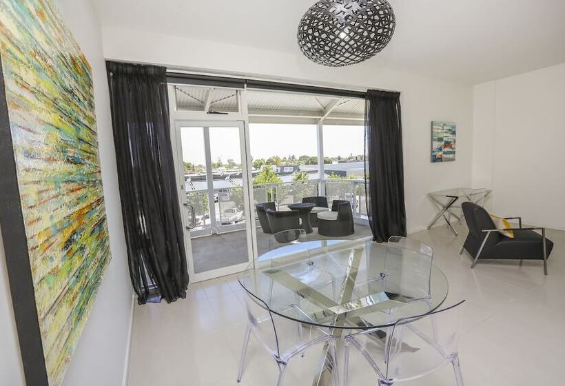 Indulge Apartments Cbd