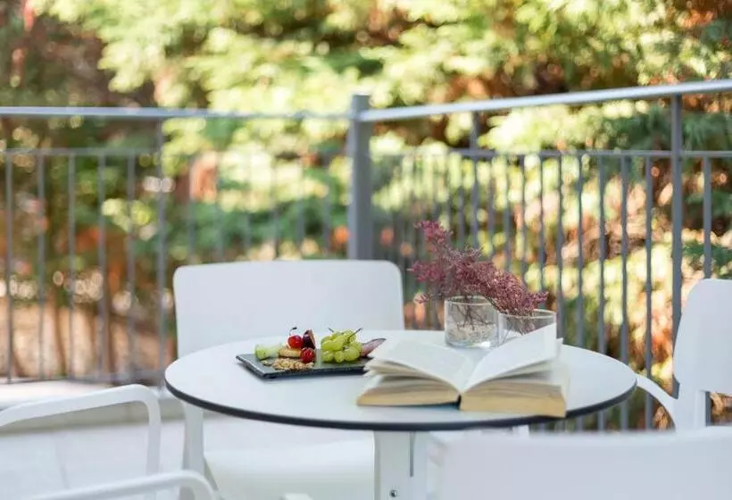 Melina Oasis Boutique