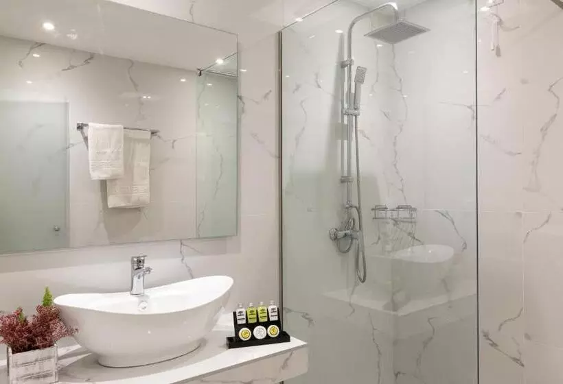 Melina Oasis Boutique