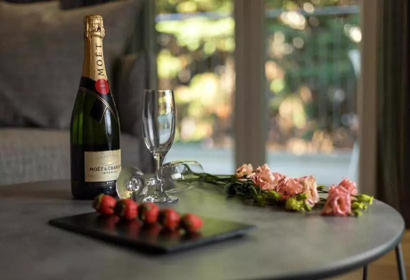 Melina Oasis Boutique